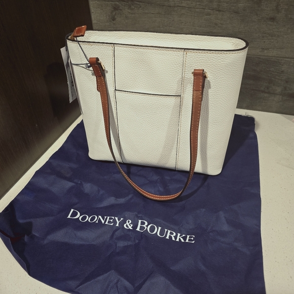Dooney&Bourke - Picture 2 of 5